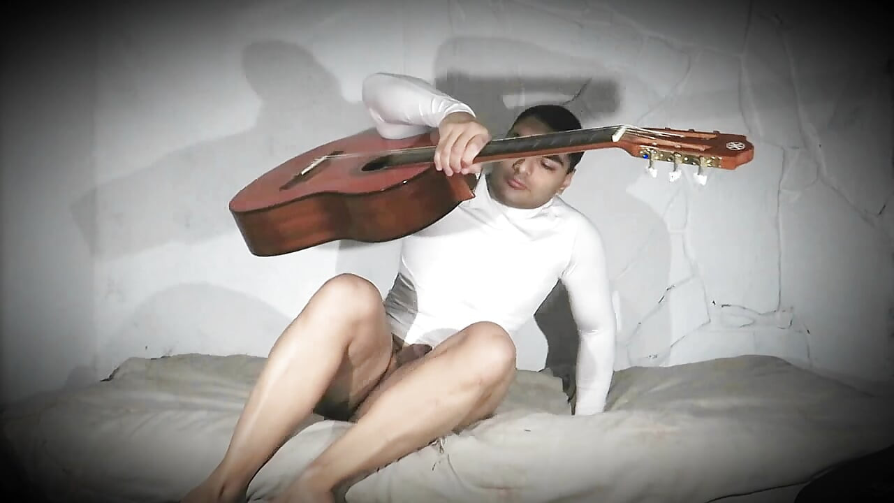 - Masturbation Rubbing Dick - Cristopher Rebellato Alexis - GuitarJob - Caballero Sexy N1 -