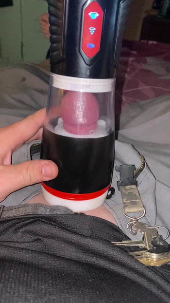 Kao da gledate oca kako miluje njegov mali kurac?