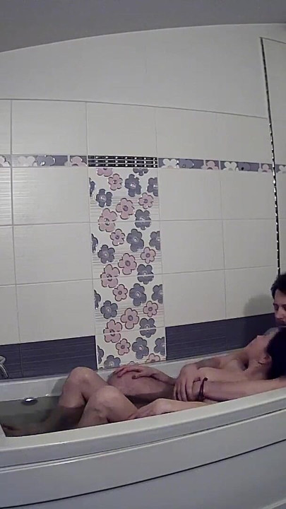 Kamila & Danildo Bath Together – Real Homemade Amateur | Clip 1