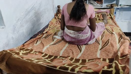Indische dorffrau in selbstgedrehtem doggystyle-sexvideo