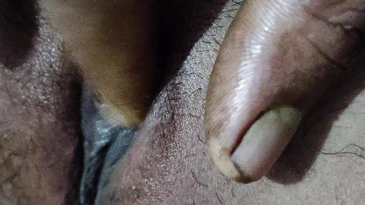 Indisk desi bhabhi hårig fitta fingrar för mannen hennes tighta fitta