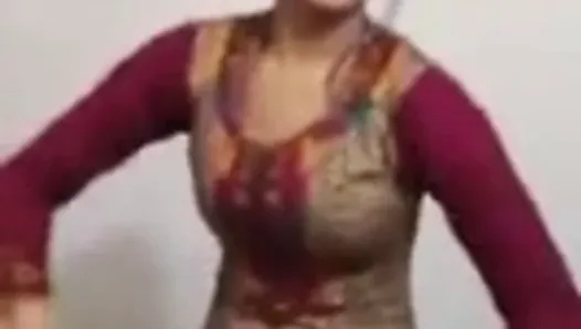 Горячая сексуальная девушка Salwar танцует .. наслаждается фаппингом
