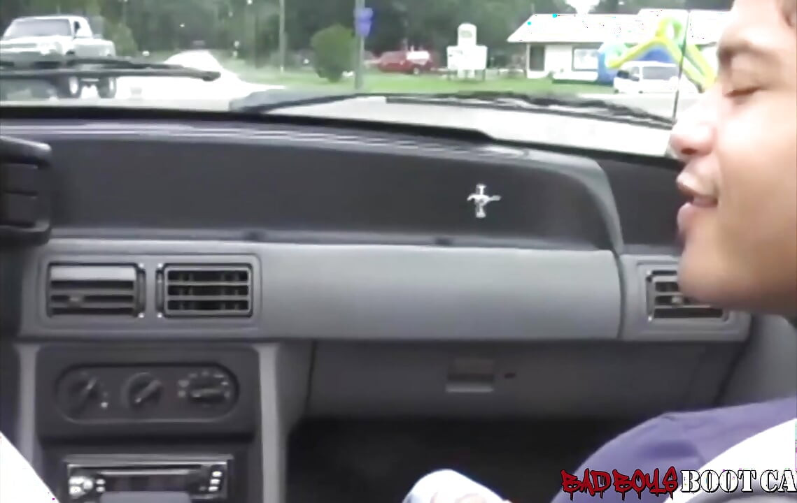 BadBoysBootCamp niyo und Enrique tauschen schwanz und ficken hart in seinem frischen Mustang