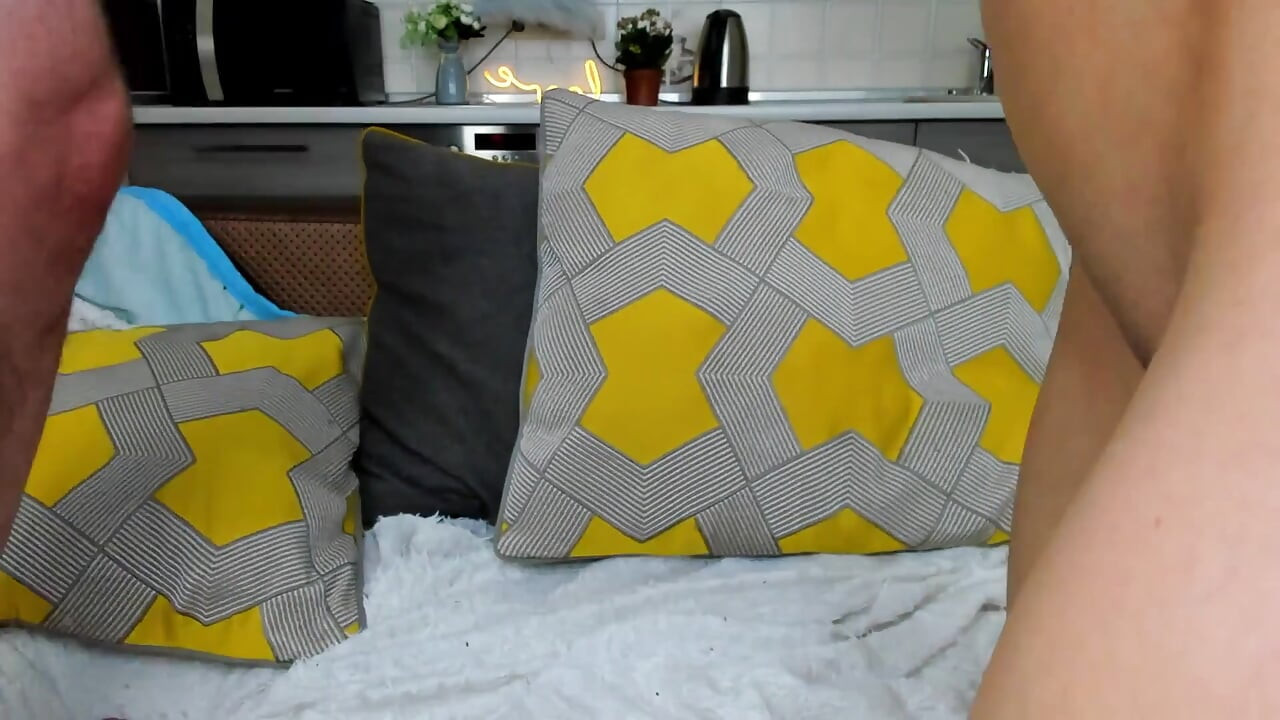 Alice üvey erkek kardeşi tarafından cezalandırıldı