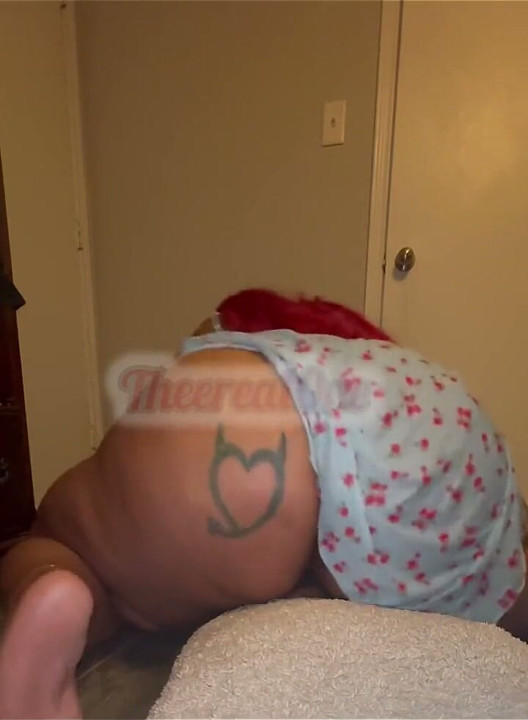 BBW Shaking That Ass for You Stepdaddy