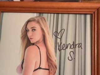 Kendra Sunderland Sperma-Tribut