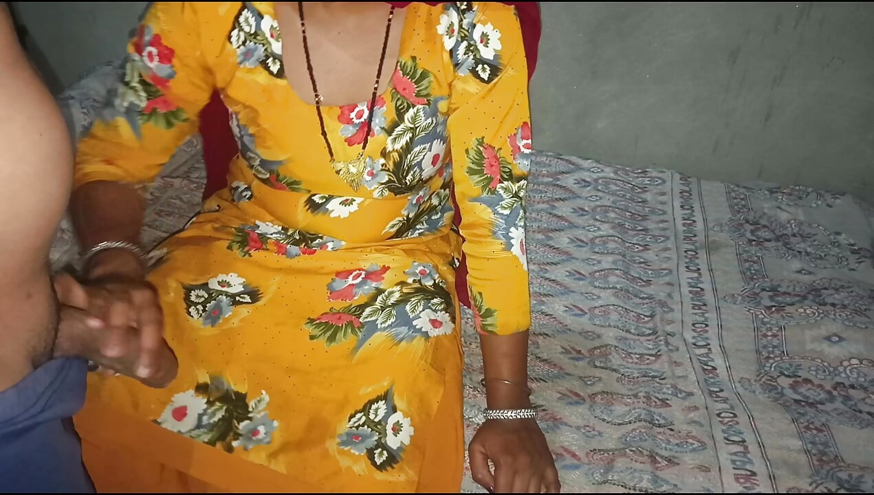 Indian desi Bhabhi blowjob sucking dick at night and make me cum in mouth