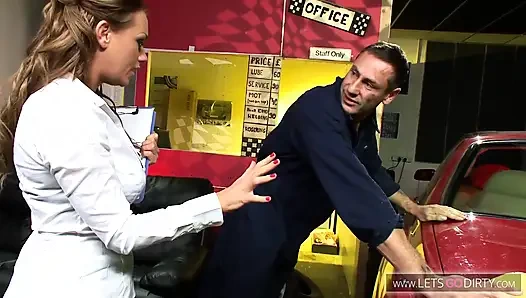 Şimdi hamile bir yabancıyla sikiş