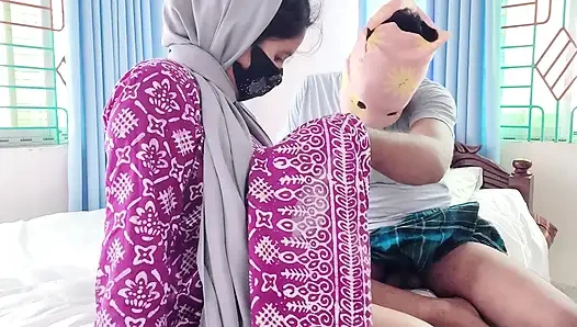 Hijabi Lonely Milf looking for attention
