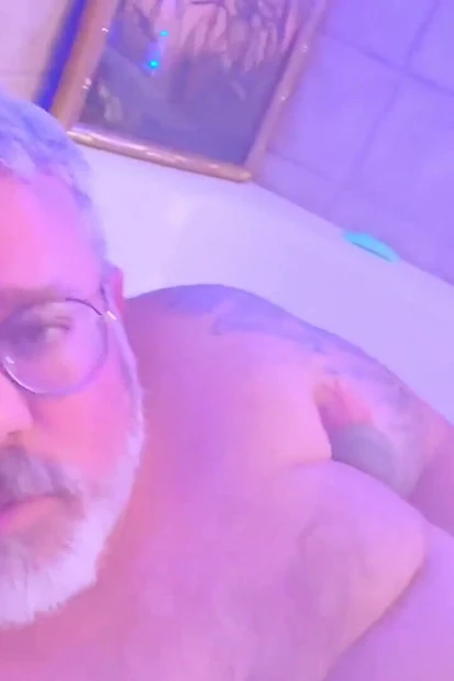 Hairy Hobbit Feet Cums in Bathtub