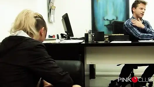 Bebek Marylin Cinsel Eğitmenleri Nerd ile