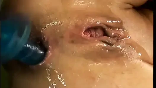 HeiÃŸes kÃ1/4ken reitet schwanz und nimmt anal, während sie plaidigen rock trägt