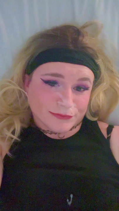 Sissy kurva dobiva samo-facijalnu