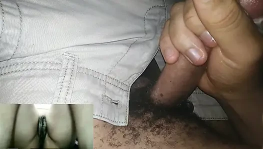 Görüntülü görüşmede mastürbasyon