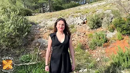 Lila, seksi Fransız orta yaşlı seksi kadın, masaj ve kamera önünde