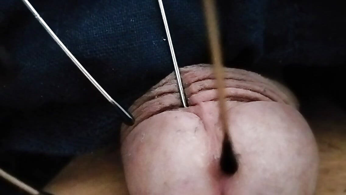 夏が来る前のフェムボーイのペニス射精