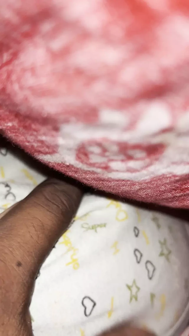 DESI INDIAN AUNTY'S SEXY FIGURE