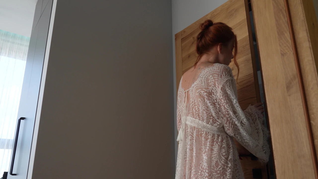 Seduced and Gave Herself to Be Fucked in the Shower