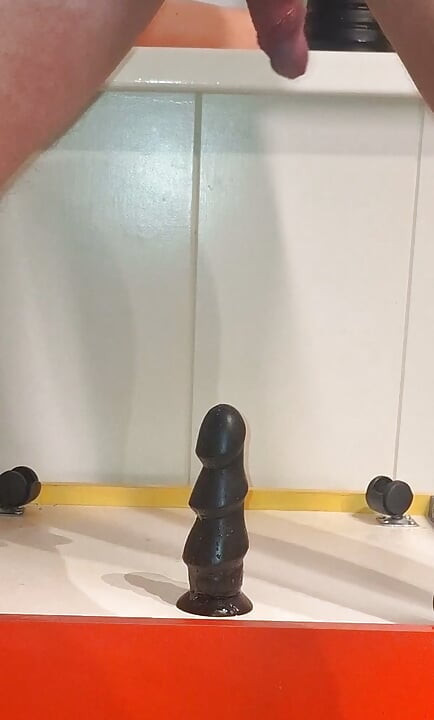 Solo masculino anal extremo com dildo - brinquedos enormes