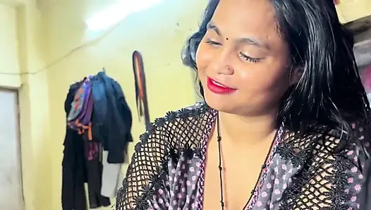 Desi ehefrau gibt ehemann echtes indisches paar oralsex mit schlampigem spuck-blowjob