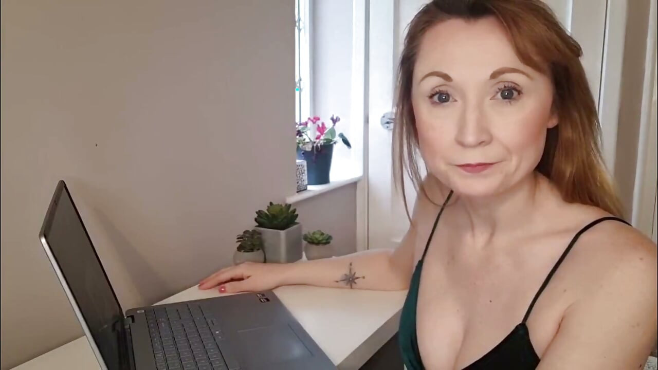 Giantess Boss Makes You Shrink and Humiliates You