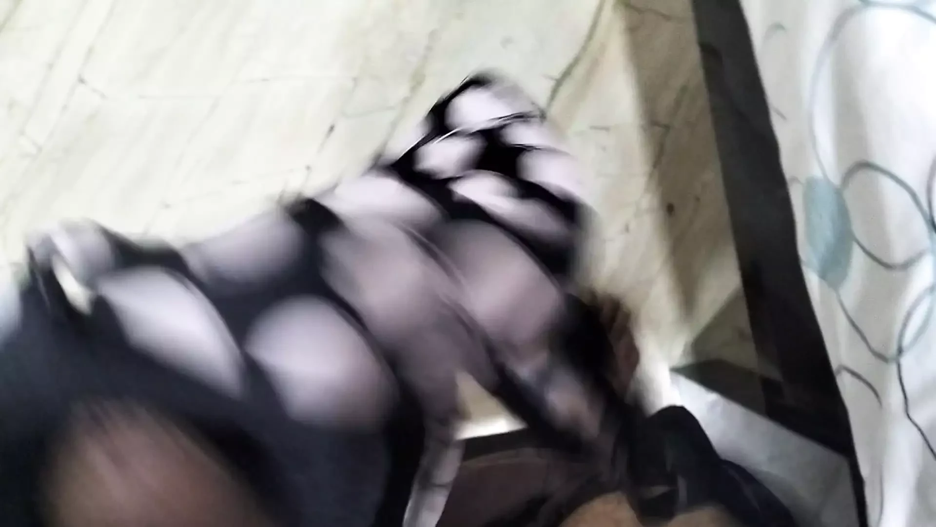 印度女大学生在办公室玩3P