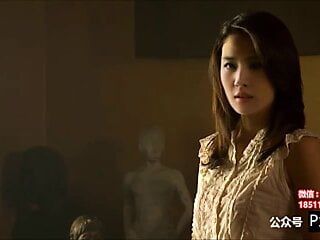 中国人女神リュー・イフェイが大きなペニスに表情を変える
