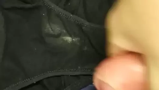 karısının iç çamaşırı