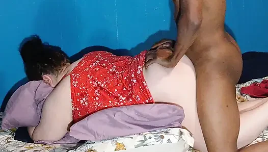 Грязная Lynn становится грязно занята одним хорошим большим черным членом