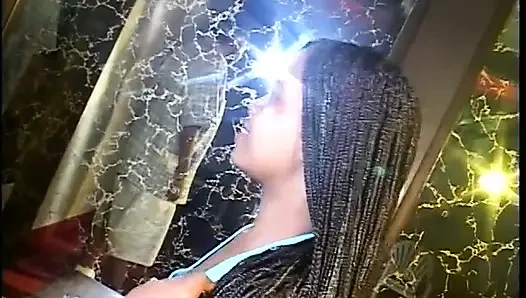 Zenci adam zenci ateşli kovboy kızı ve misyoner tarzıyla sikişiyor