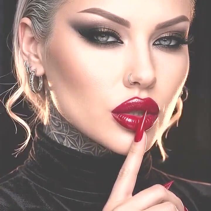 Yumuşak ses, sert hukuk ne kadar sessizsem, o kadar sert okşarsın