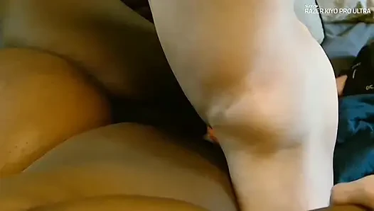 Dillon dough ngentot tante semok kulit hitam dengan kontol imutnya! Mommies Good Boy!