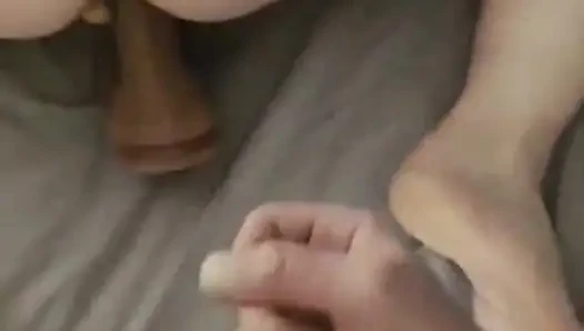 Aldatılan evli kadın dev siyah yarakla sikişiyor