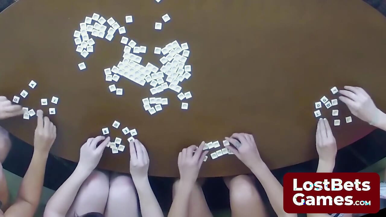 Dua Pemenang Clever Strip Profanagrams Mendominasi Permainan