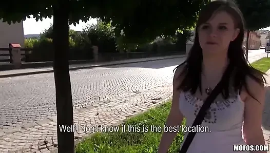 Charlotte madison si cewek eropa yang lagi asik nyepong kontol dan toketnya dientot habis-habisan di depan umum