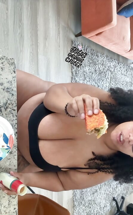 Biggdebbiecakez Mukbang