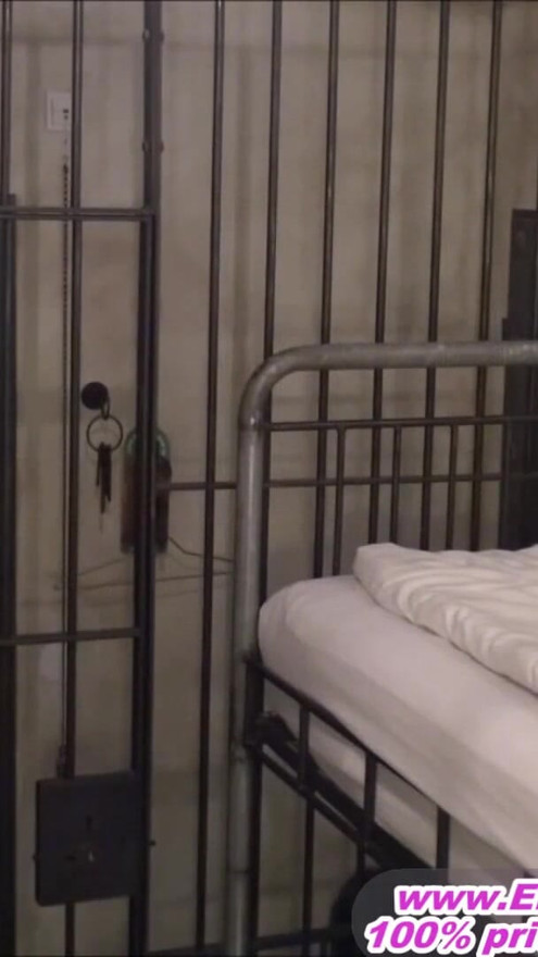 German Latina Police girl fucks in prison a big cock guy | Clip 1