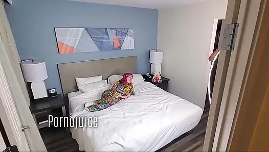 Kızıl saçlı hippi savannah chavez'in oynadığı büyük zenci roadie tarafından sert sikiliyor