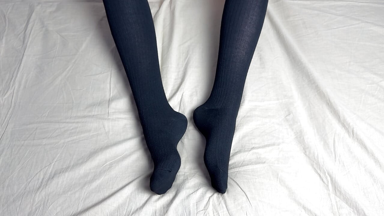 Solo girlfriend with rubber dick toy