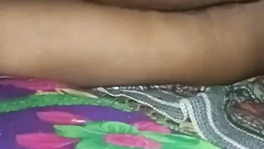 Yangzis muschi squirtet, nachdem sie von ihrem liebhaber, der ihr stiefvater ist, gefickt wurde