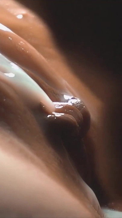 섹스하는 동안 내 젖탱이가 어떻게 흔들리는지 봐 | 흑인 대물 자지와 섹스하는 흑인 대물