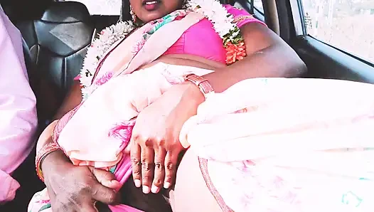 Hintli arabada seks pembe sari yenge erkek arkadaşıyla sikişmeye çalışıyor. Telugu Firty Konuşuyor.