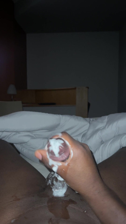 BBC BẮN TINH TRONG KHÁCH SẠN