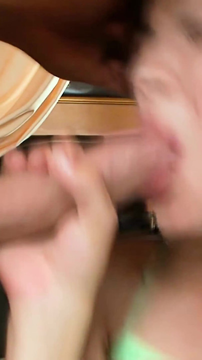 Deep Throat and Fast Penetrations Fucking in Threesome a Sexy MILF
