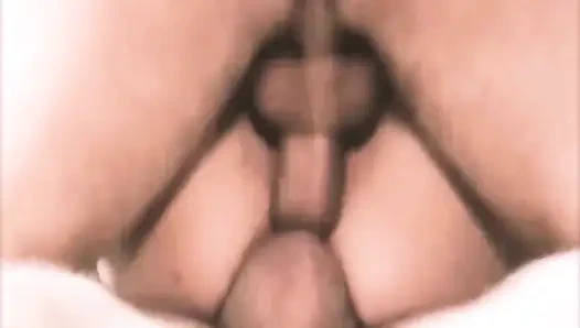 Adegan pesta seks cewek-cewek cantik-1_2 didobel penetrasi di pesta seks