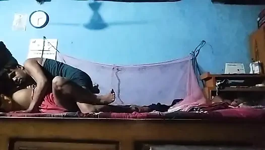 Hintli evli kadın seks yapıyor