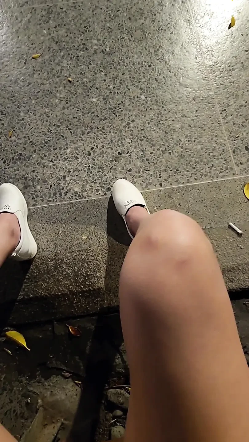 Shemale Ting Xuan Outdoor pee compilation