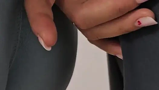 Stranger With Huge Erection Ejaculate In Subway Train On Random Girl's Tights