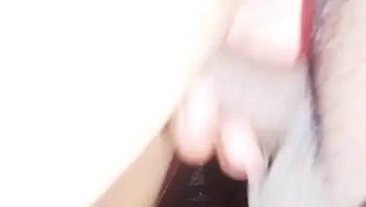 Tetangga berambut cokelat, beri aku beberapa lap-pantat yang bagus.