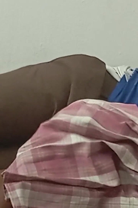 Nakon lekcije mršava crna tinejdžerka jebe se na mom krevetu